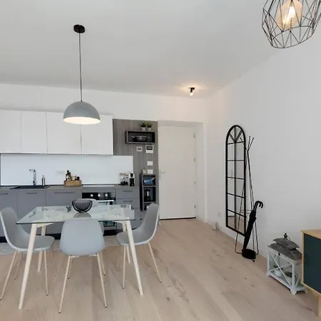 Serviced By De Charme Apartment Laveno-Mombello