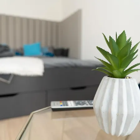Serviced By De Charme Apartment Laveno-Mombello