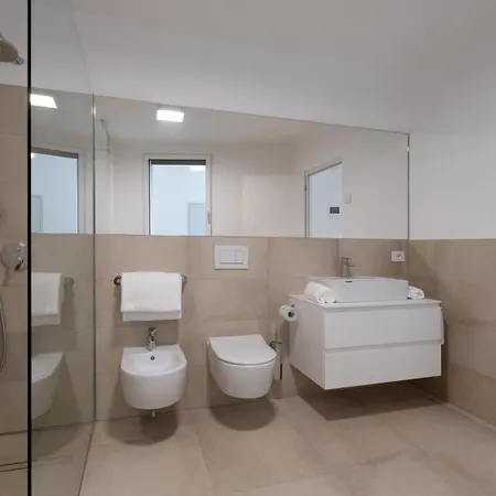 Apartment Serviced By De Charme Laveno-Mombello