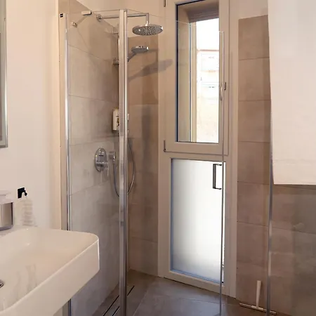 Serviced By De Charme * Laveno-Mombello