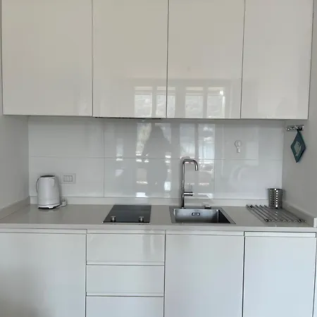 Apartment Serviced By De Charme Laveno-Mombello